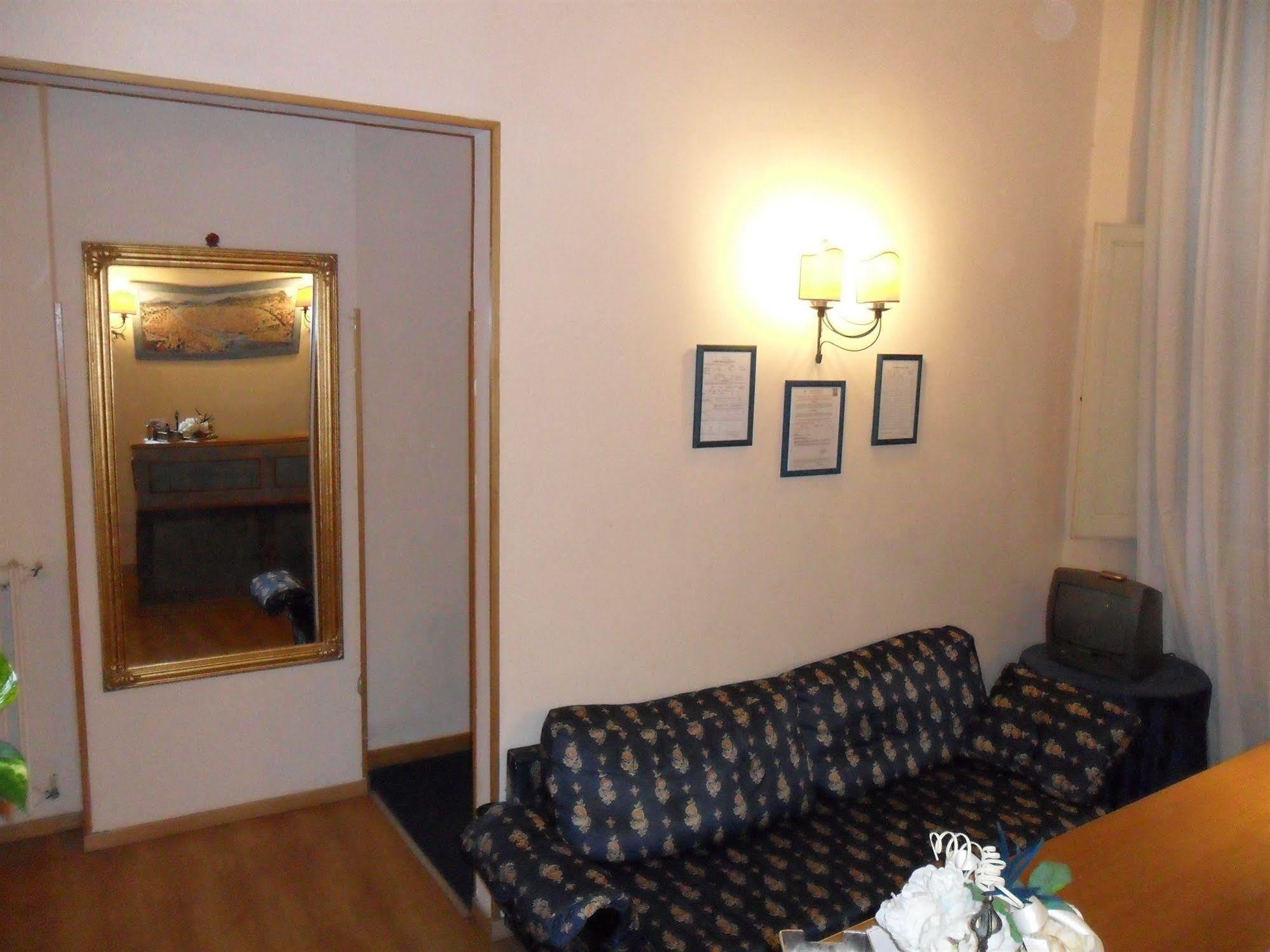 Piccolo Hotel Con Access Ztl !!! Nel Centro Storico Di Firenze !!! Екстериор снимка